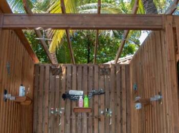 Rainforest showers-min Rainforest showers-min